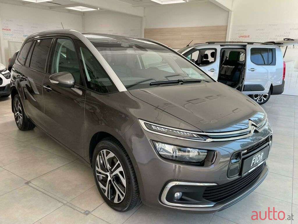 2017' Citroen C4 Picasso photo #3