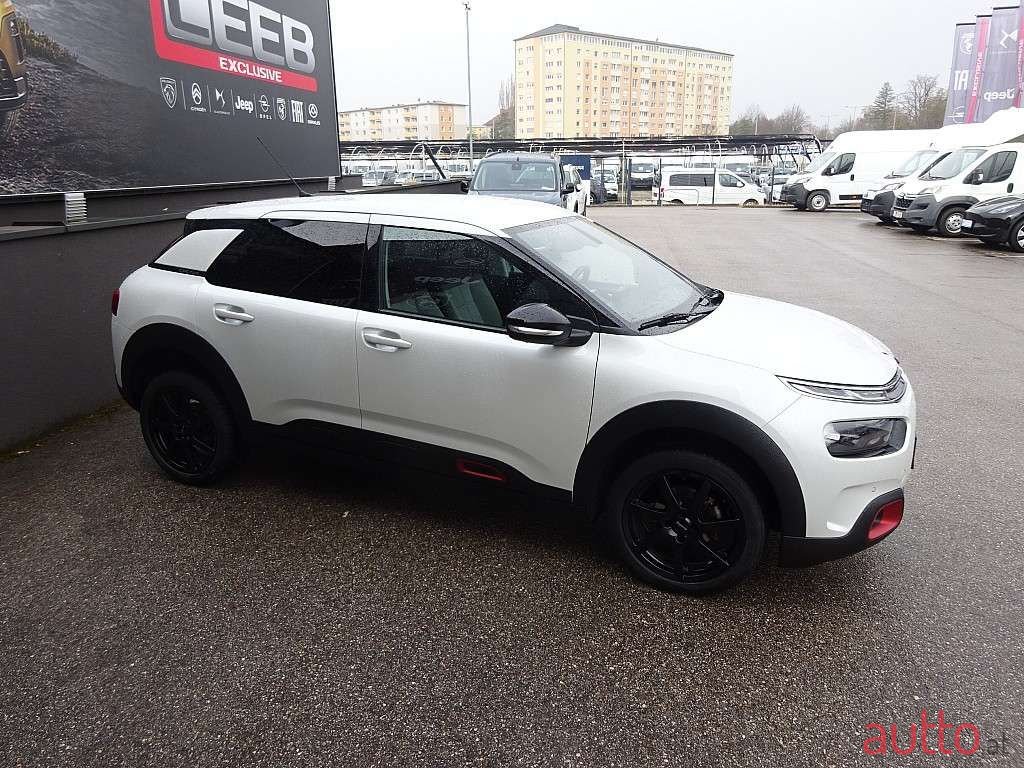 2018' Citroen C4 Cactus photo #3