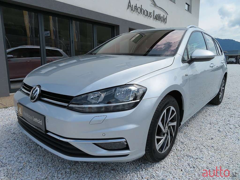 2018' Volkswagen Golf photo #1