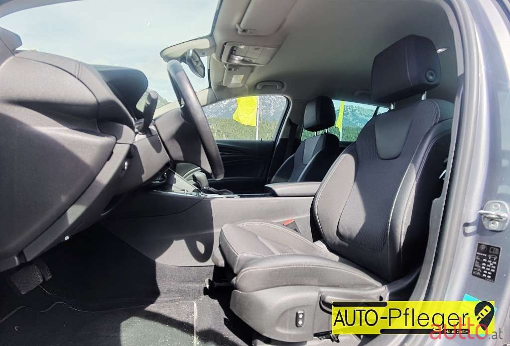 2019' Opel Insignia photo #3