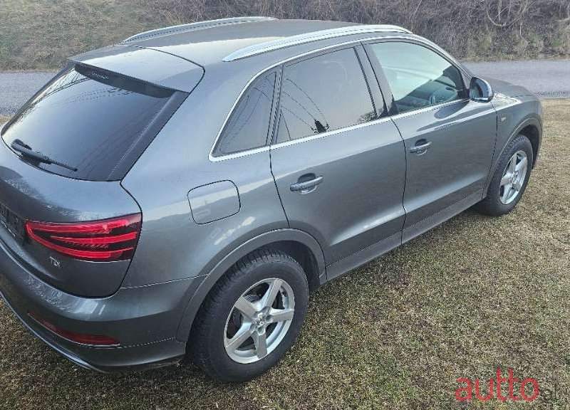 2012' Audi Q3 photo #6