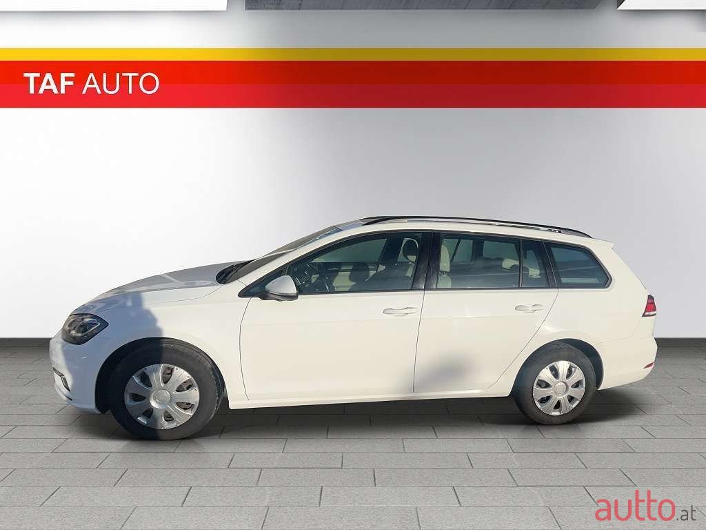 2018' Volkswagen Golf photo #4