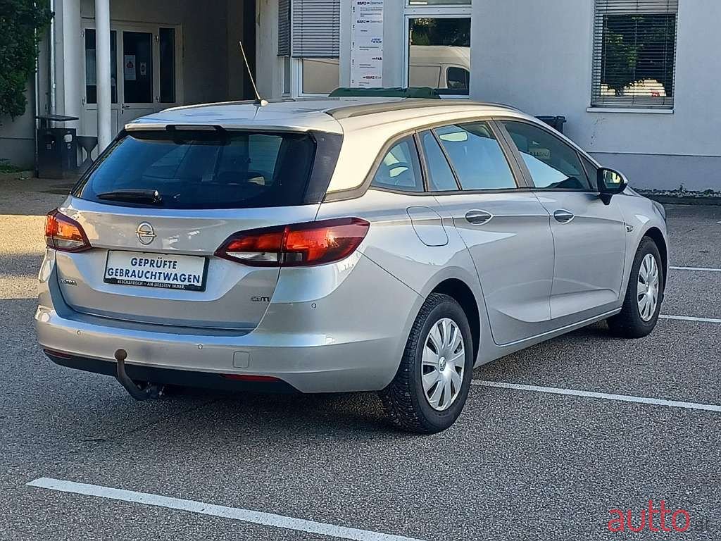 2017' Opel Astra photo #5