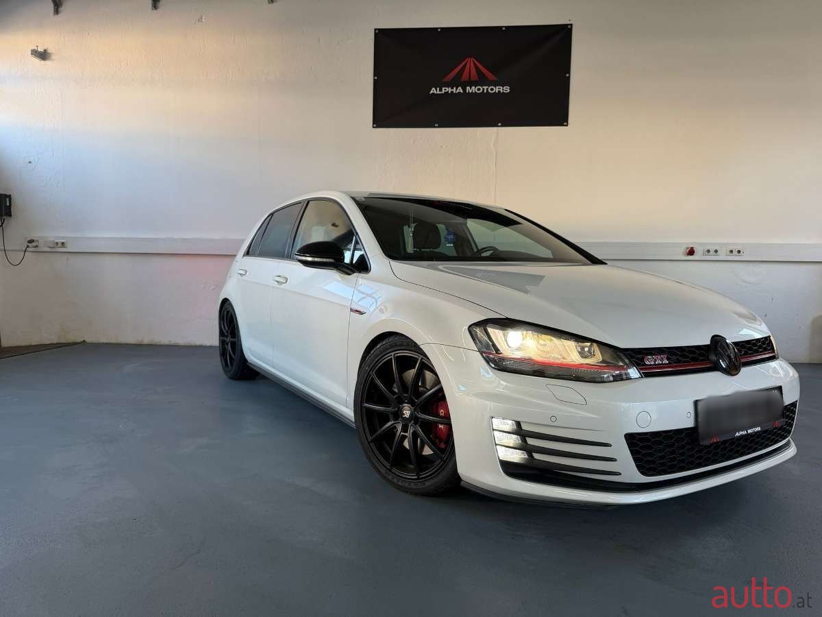 2014' Volkswagen Golf photo #1