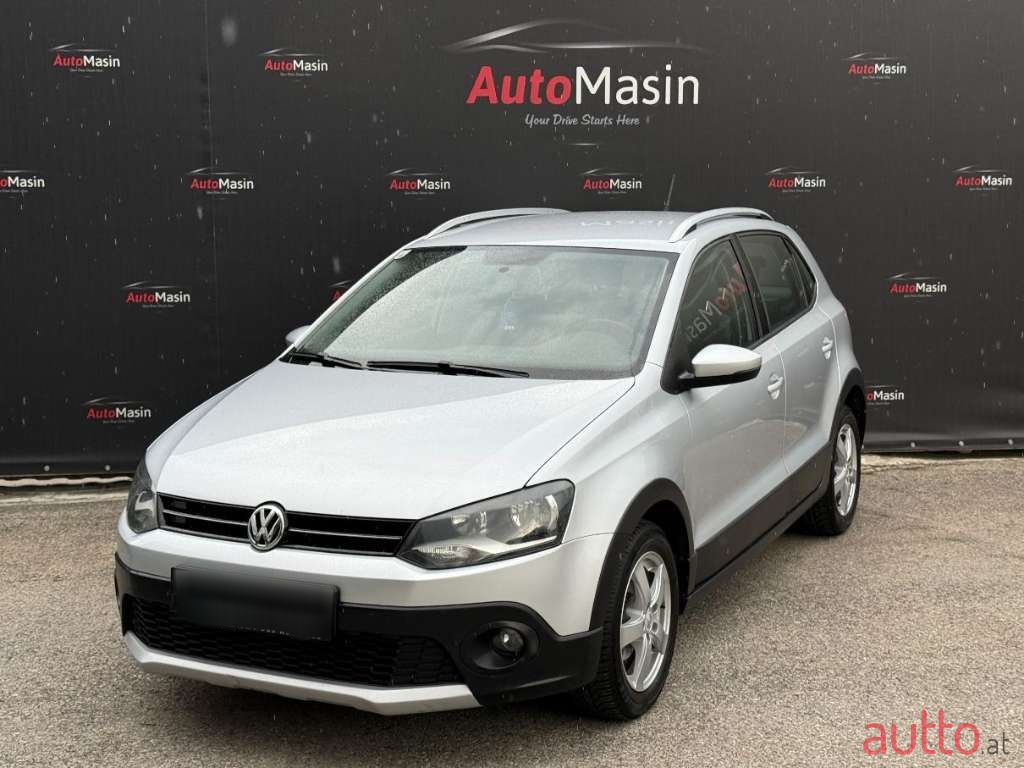 2013' Volkswagen Polo photo #1