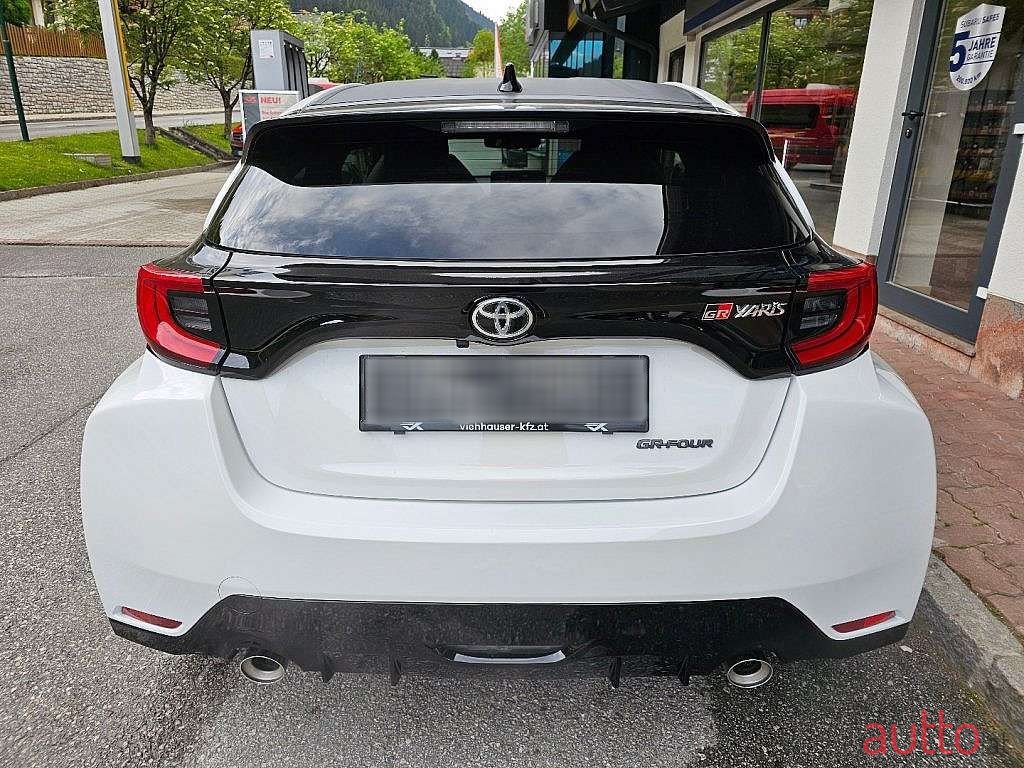 2024' Toyota Yaris photo #5