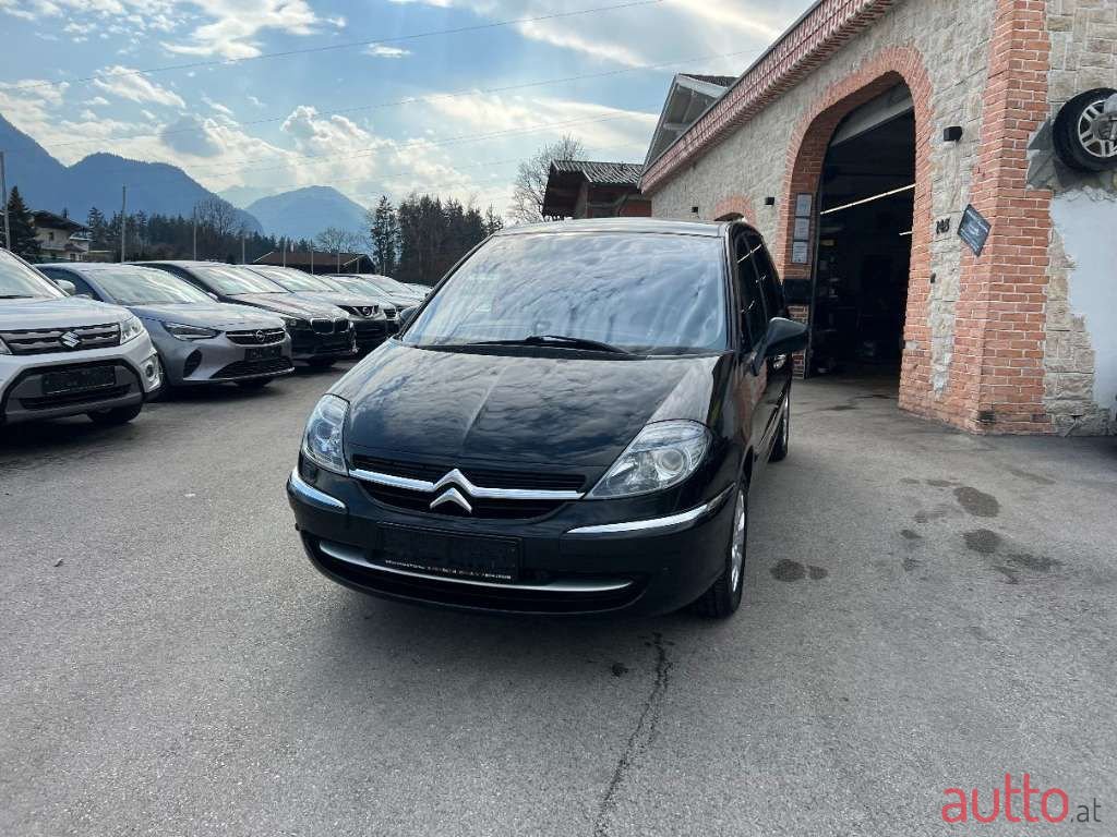 2014' Citroen C8 photo #3