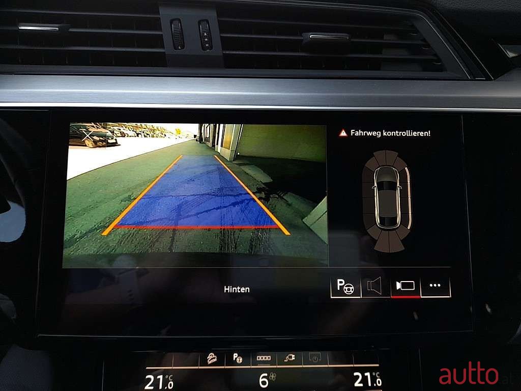 2021' Audi e-tron photo #4