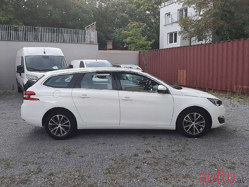 2017' Peugeot 308 photo #4