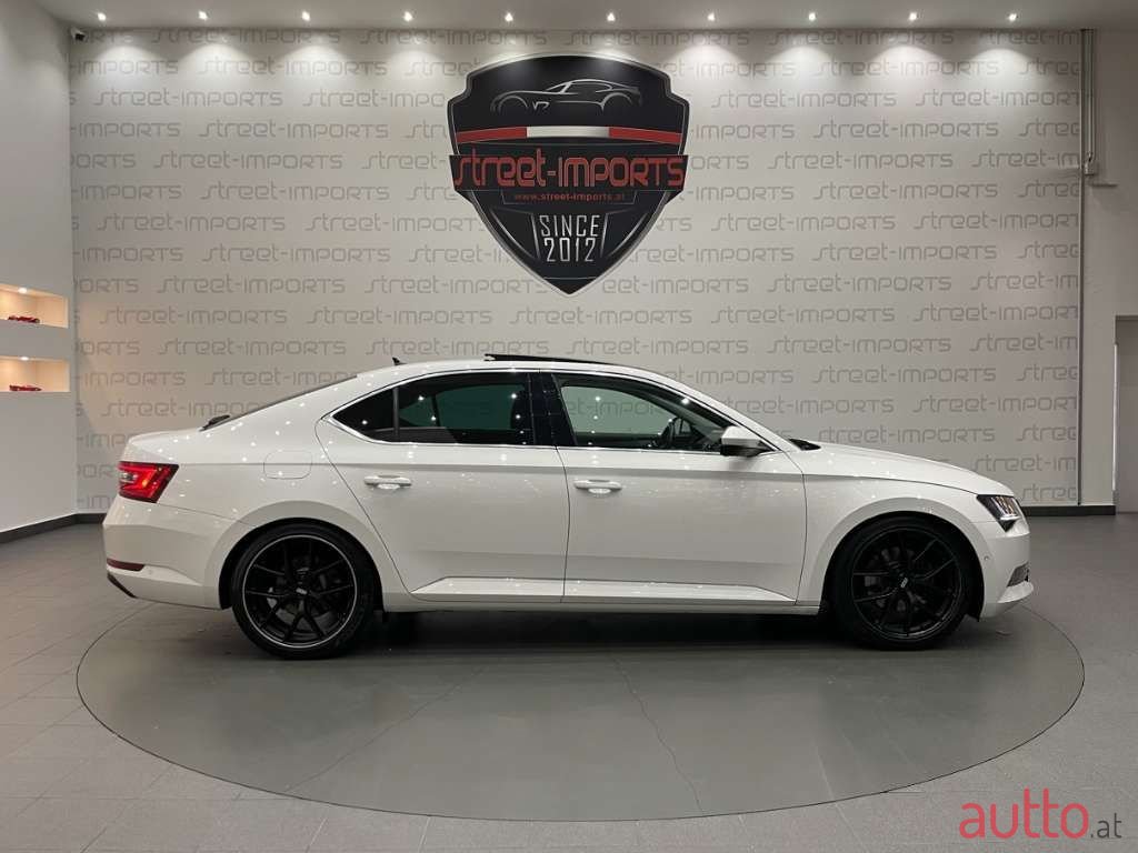 2018' Skoda Superb photo #1