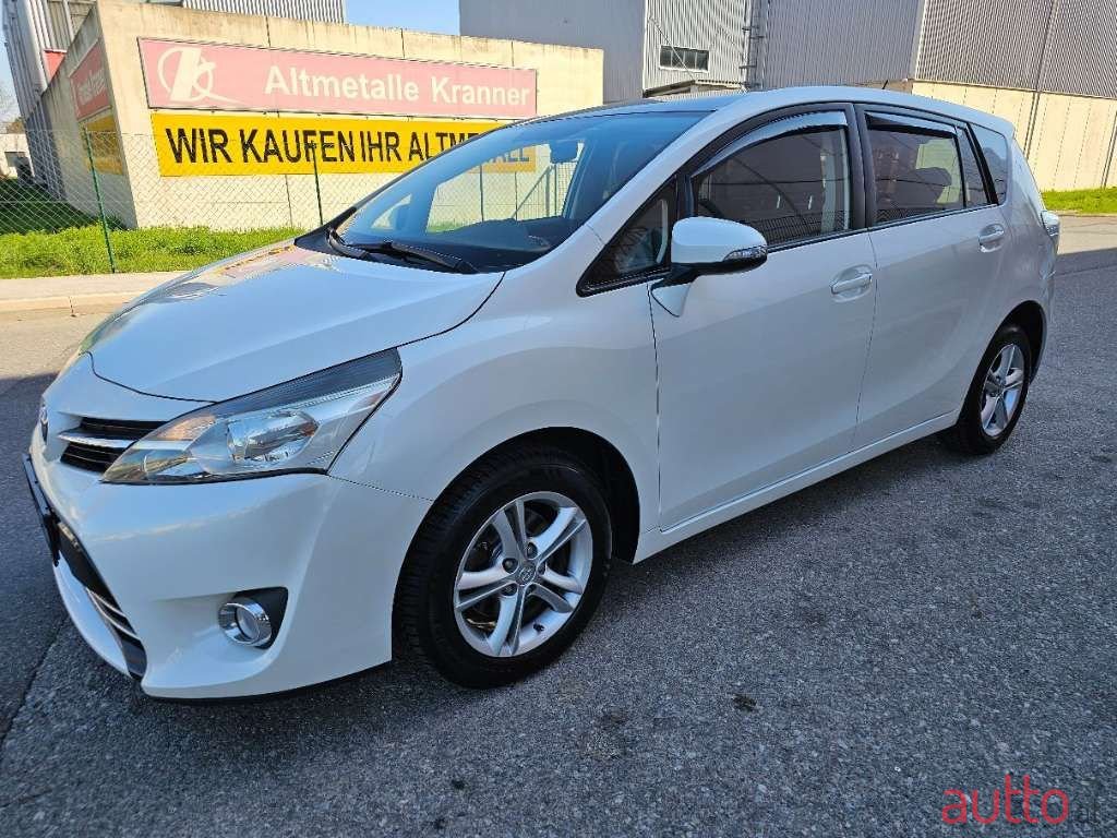 2015' Toyota Verso photo #1