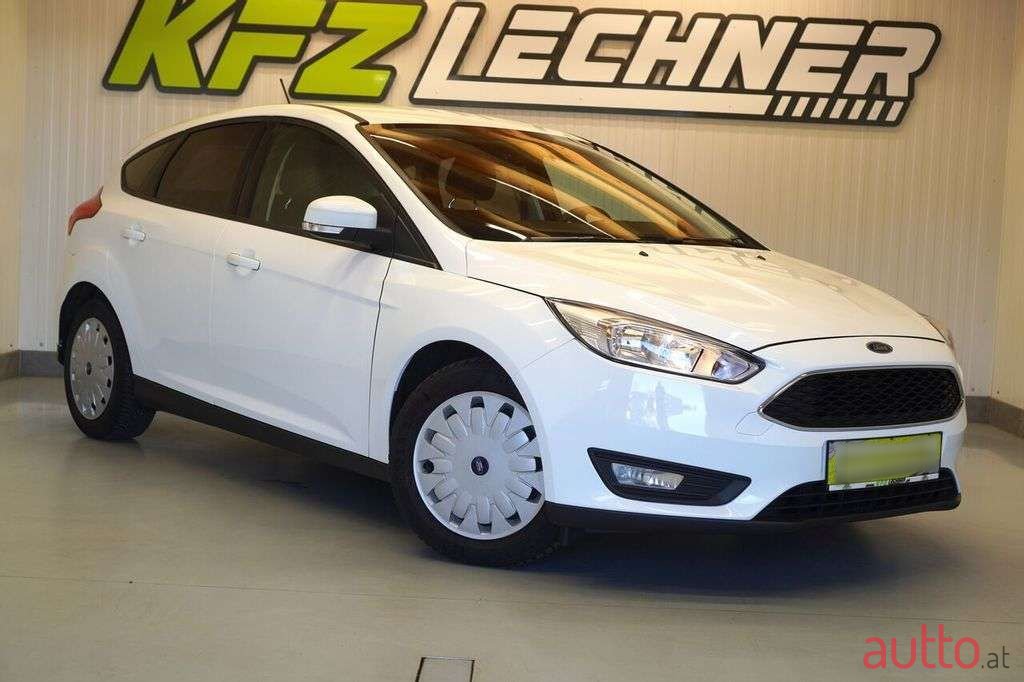 2017' Ford Focus photo #2