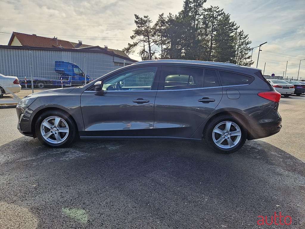 2020' Ford Focus photo #6