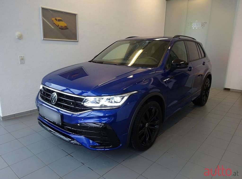 2023' Volkswagen Tiguan photo #1