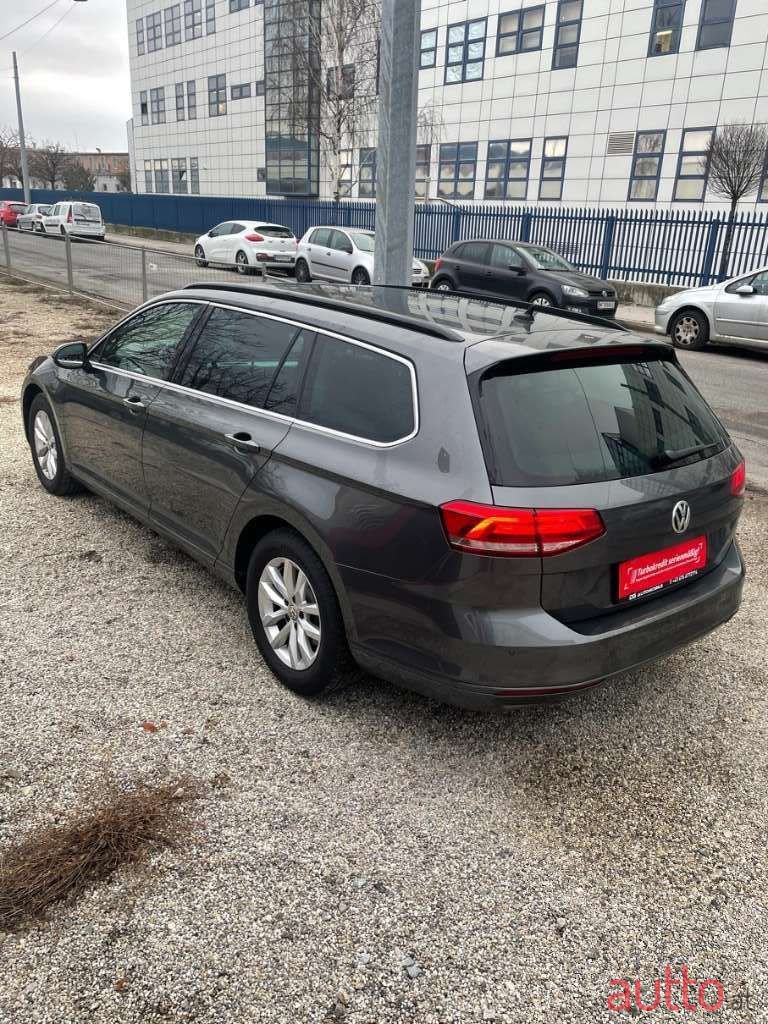 2017' Volkswagen Passat photo #6