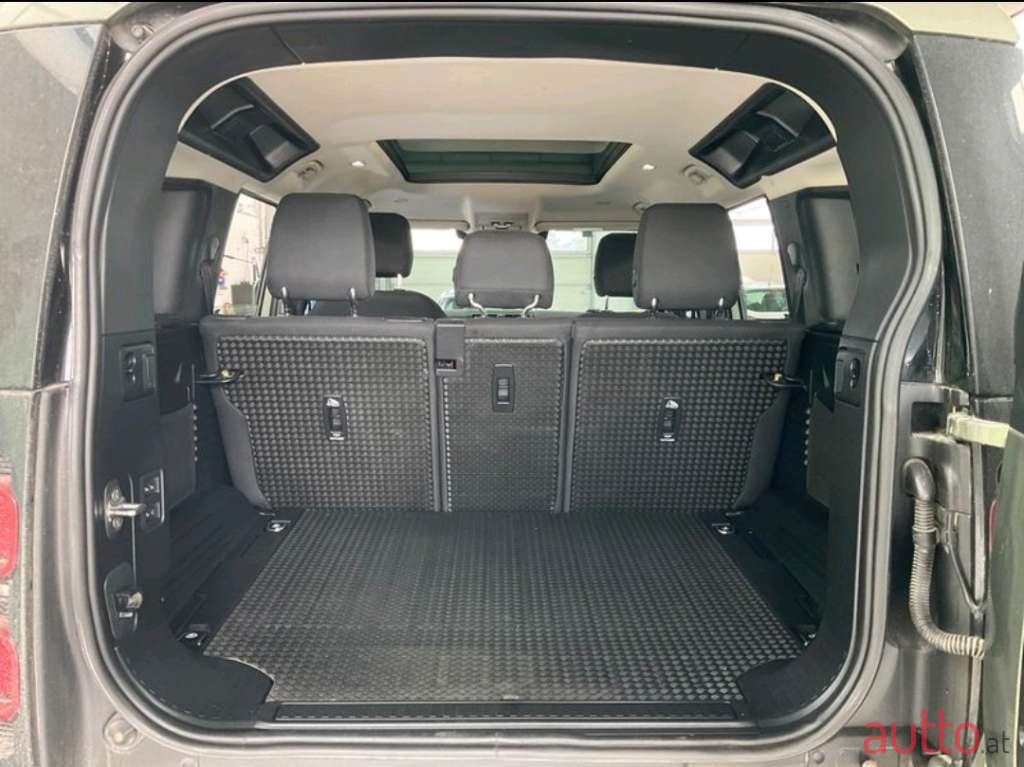 2020' Land Rover Defender photo #3