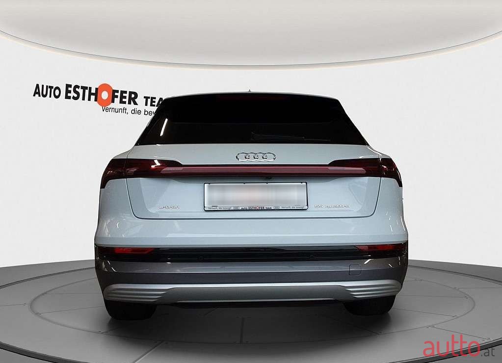 2019' Audi e-tron photo #4