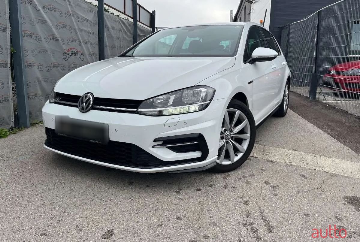 2017' Volkswagen Golf photo #1