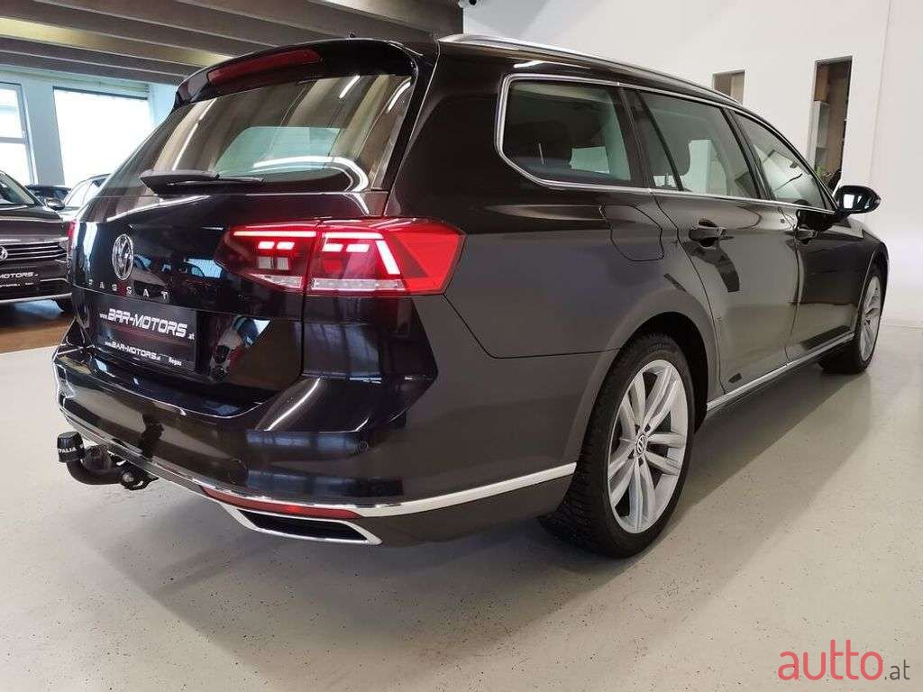 2020' Volkswagen Passat photo #4