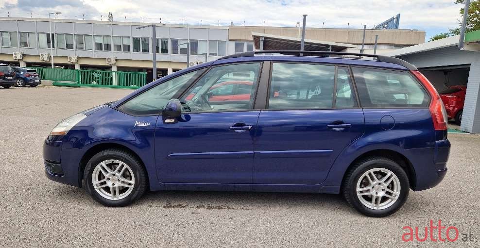 2008' Citroen C4 Picasso photo #2