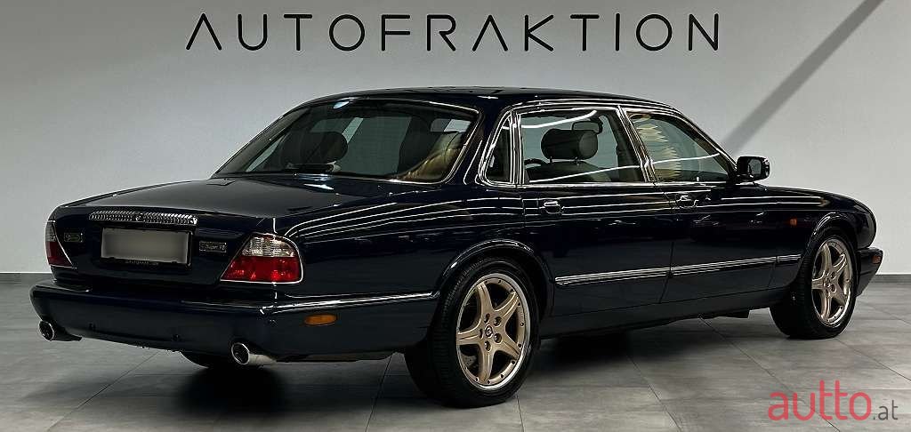 2000' Jaguar Daimler photo #4