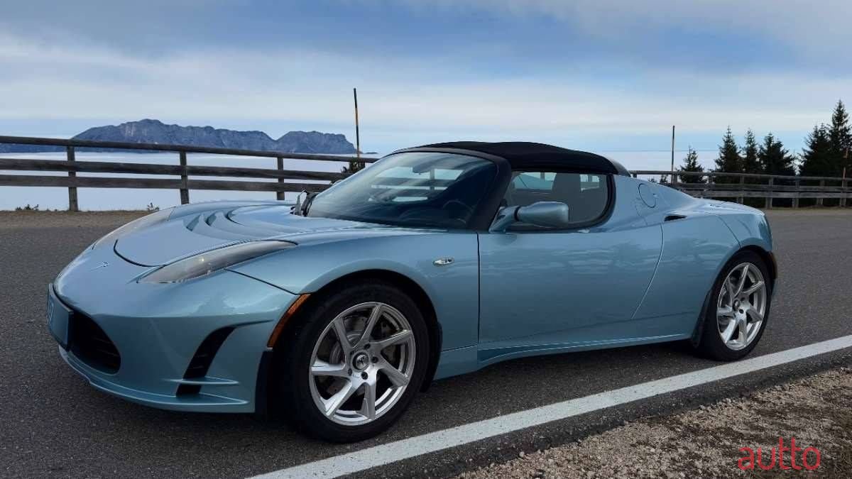 2011' Tesla Roadster photo #1