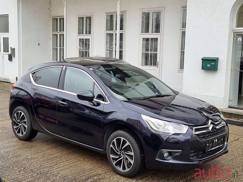 2015' Citroen DS4 photo #1