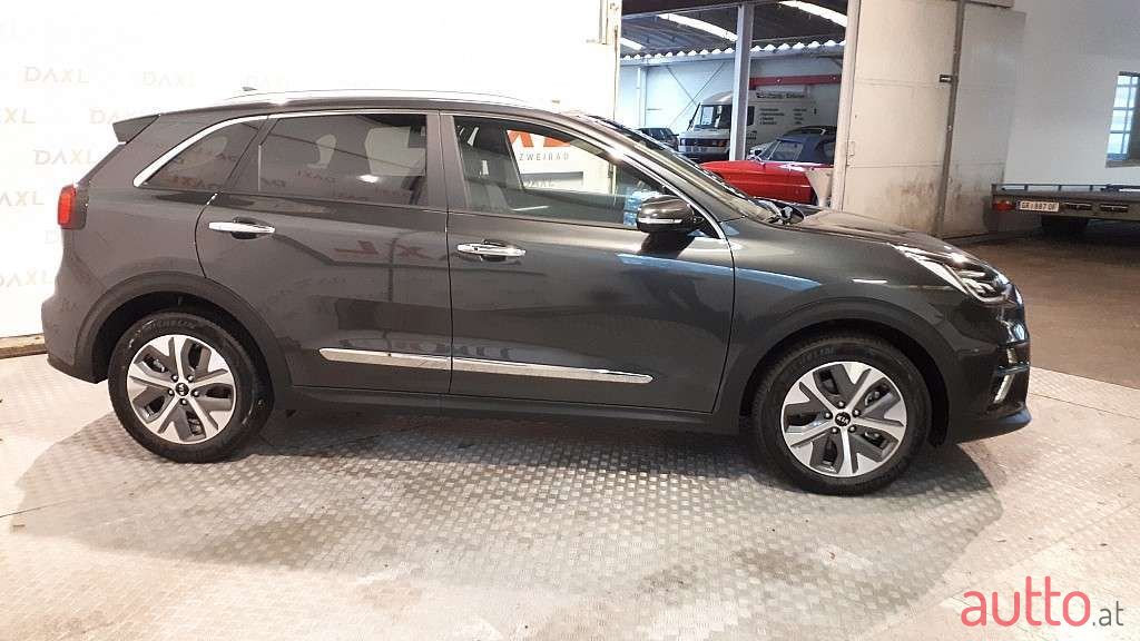 2021' Kia Niro photo #3