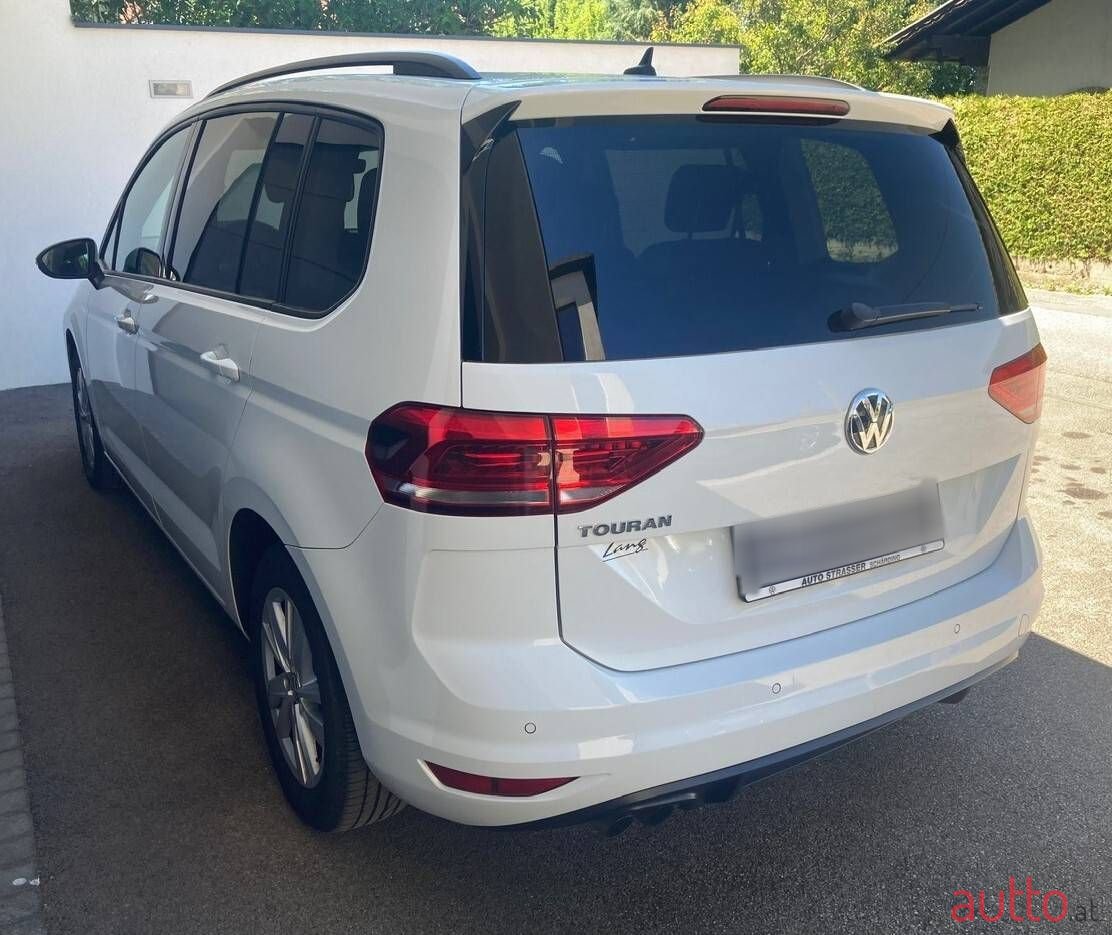 2019' Volkswagen Touran photo #6