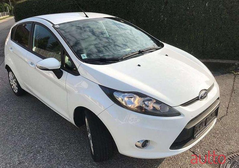 2011' Ford Fiesta photo #1