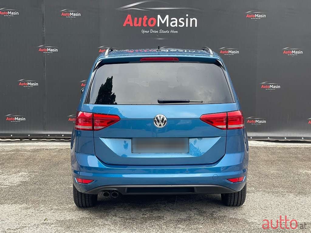 2017' Volkswagen Touran photo #4