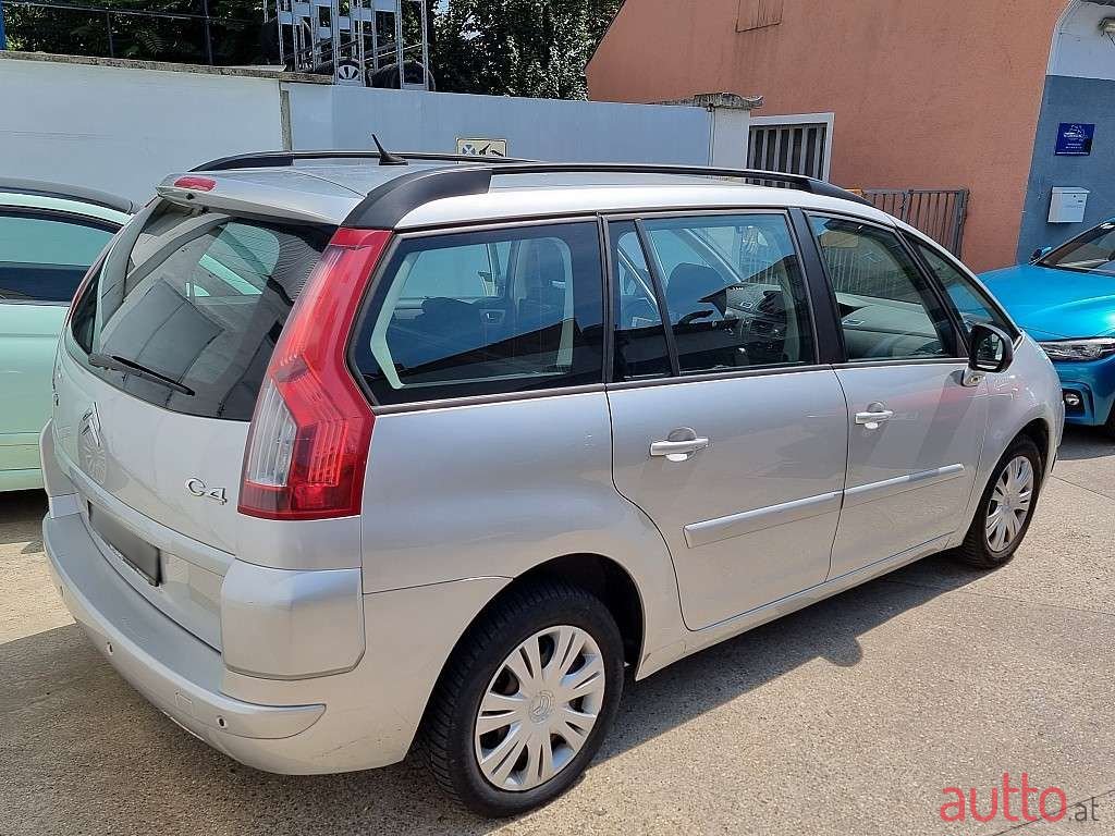 2009' Citroen C4 Picasso photo #2