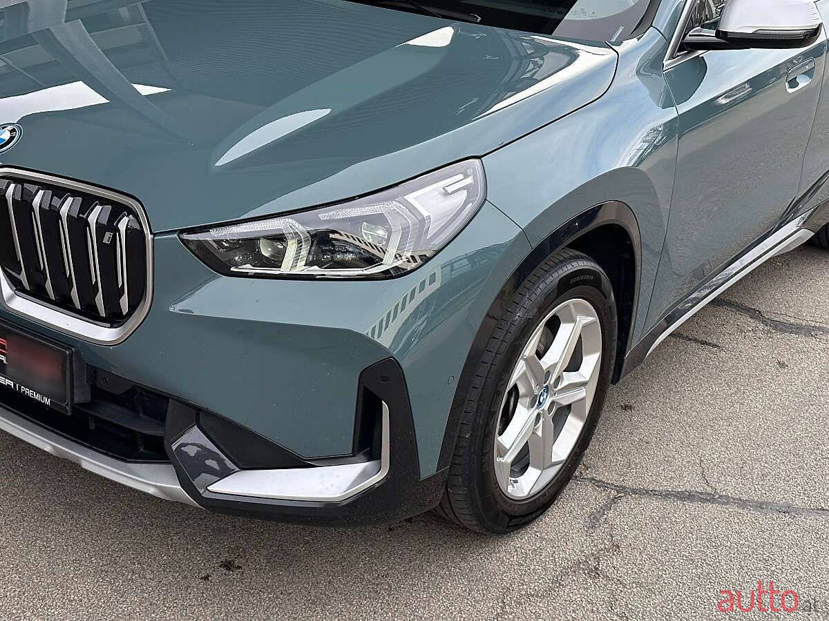 2023' BMW iX1 photo #4