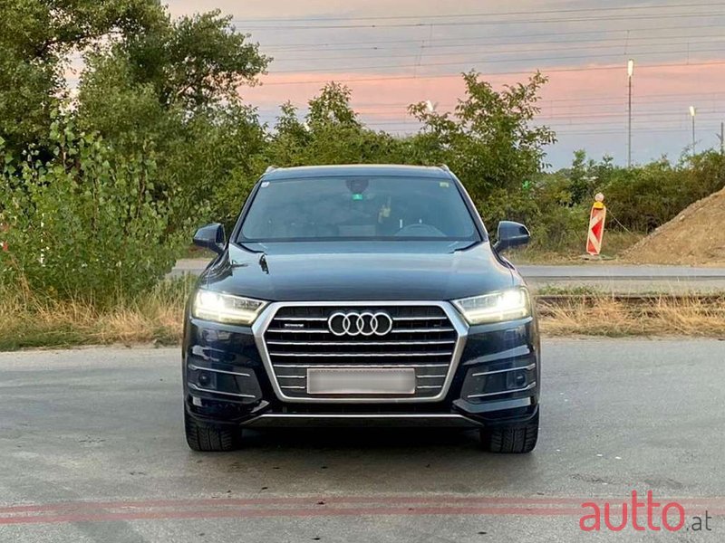 2015' Audi Q7 photo #2