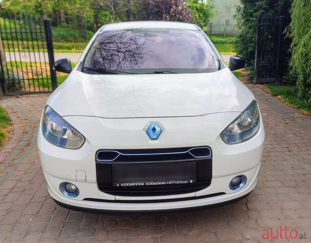 2012' Renault Fluence photo #2