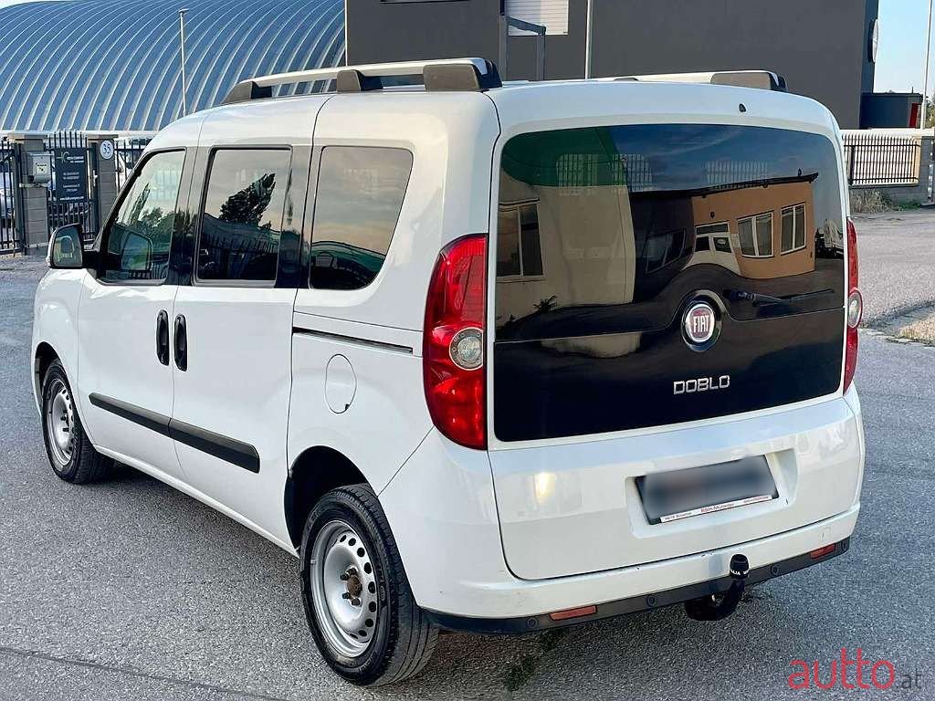 2013' Fiat Doblo photo #5