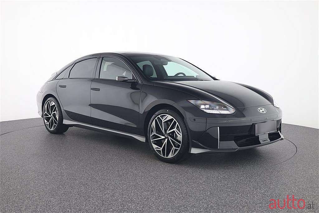 2023' Hyundai Ioniq 6 photo #6