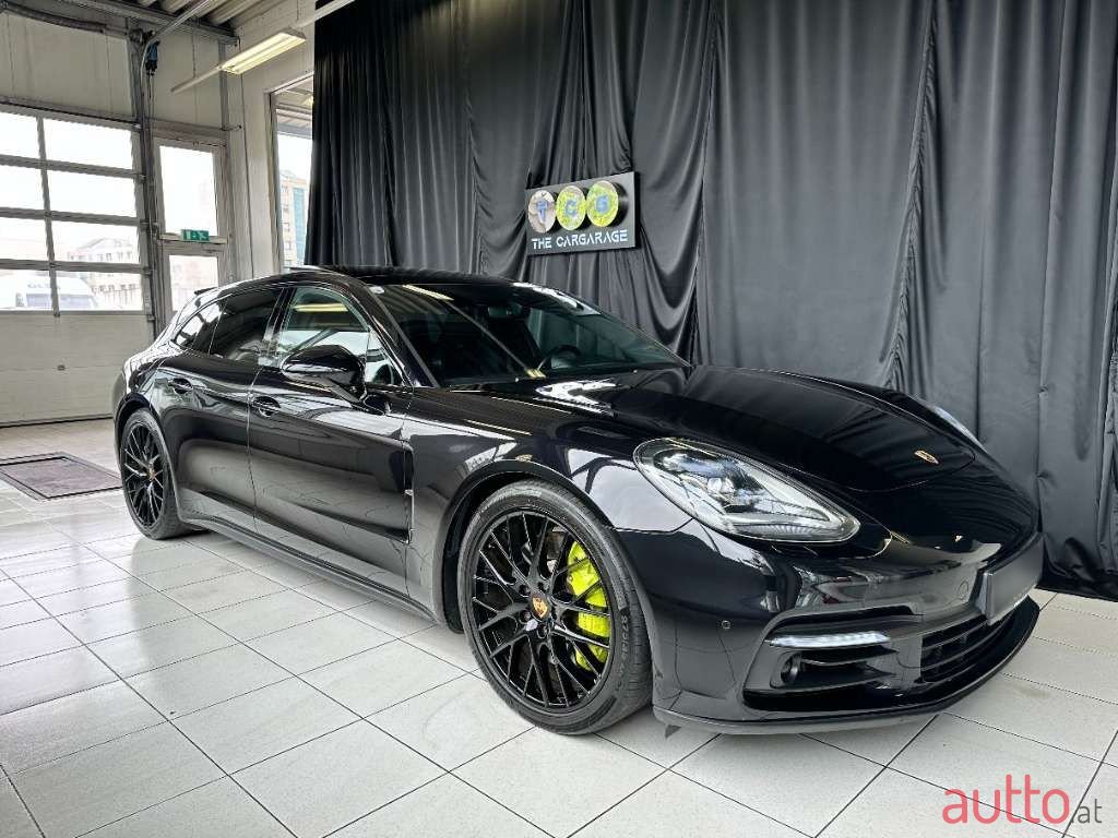 2018' Porsche Panamera photo #3