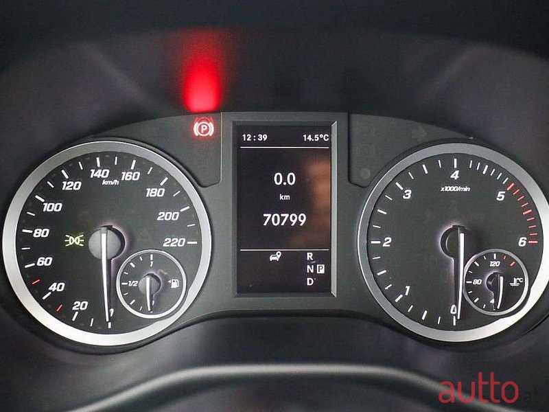 2022' Mercedes-Benz Vito photo #4