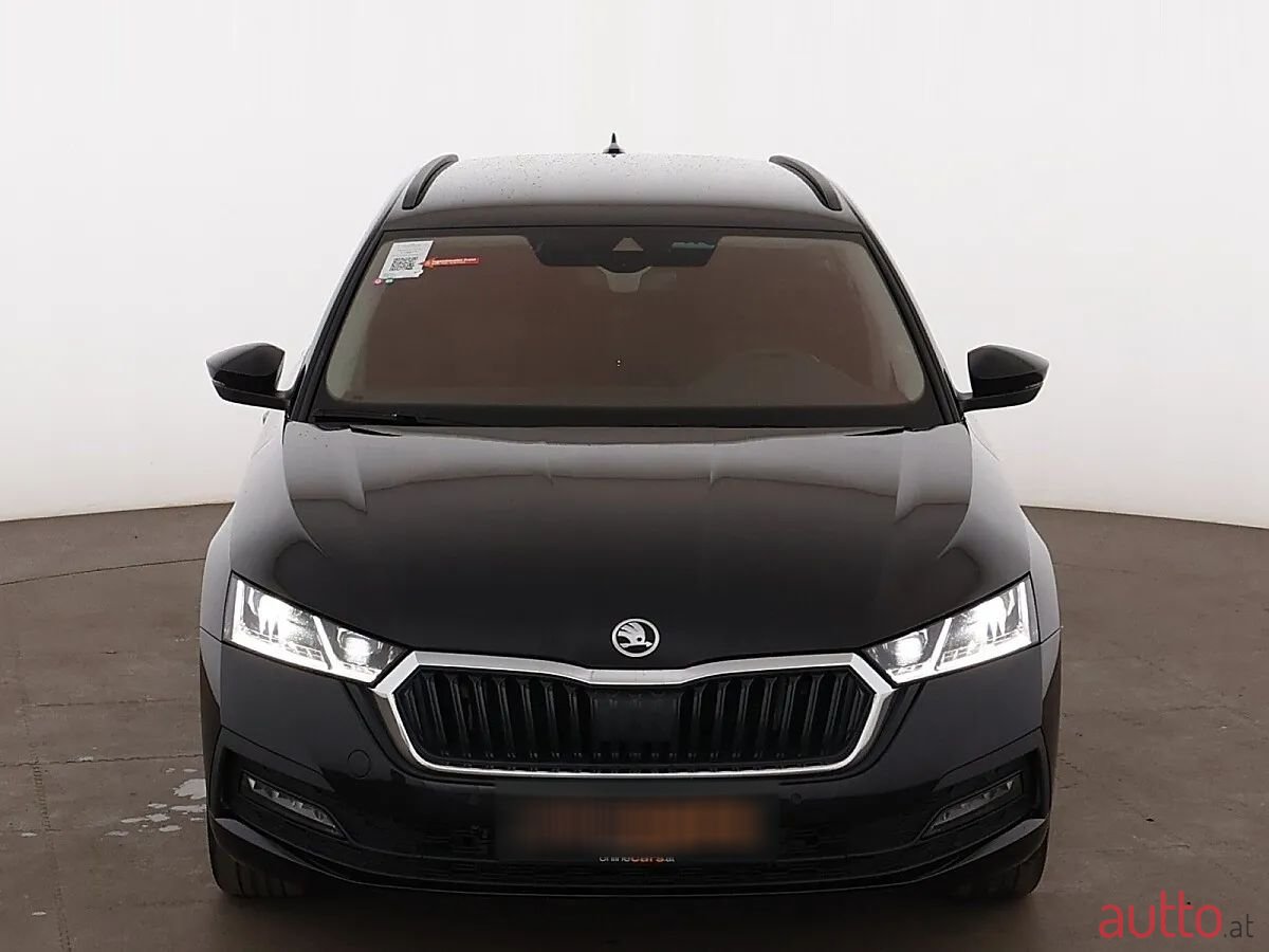 2023' Skoda Octavia photo #2