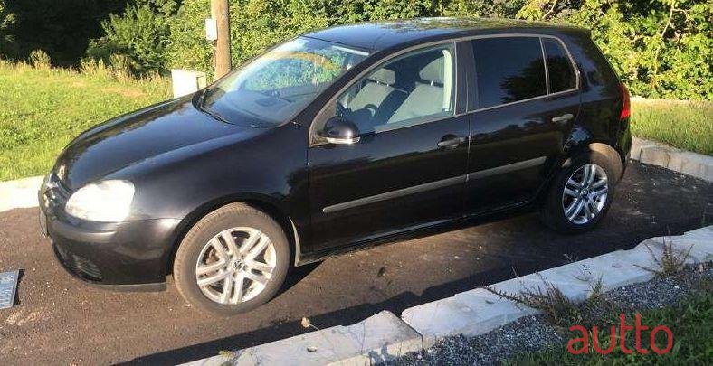 2004' Volkswagen Golf photo #1