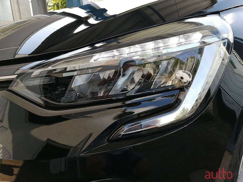 2022' Renault Clio photo #3