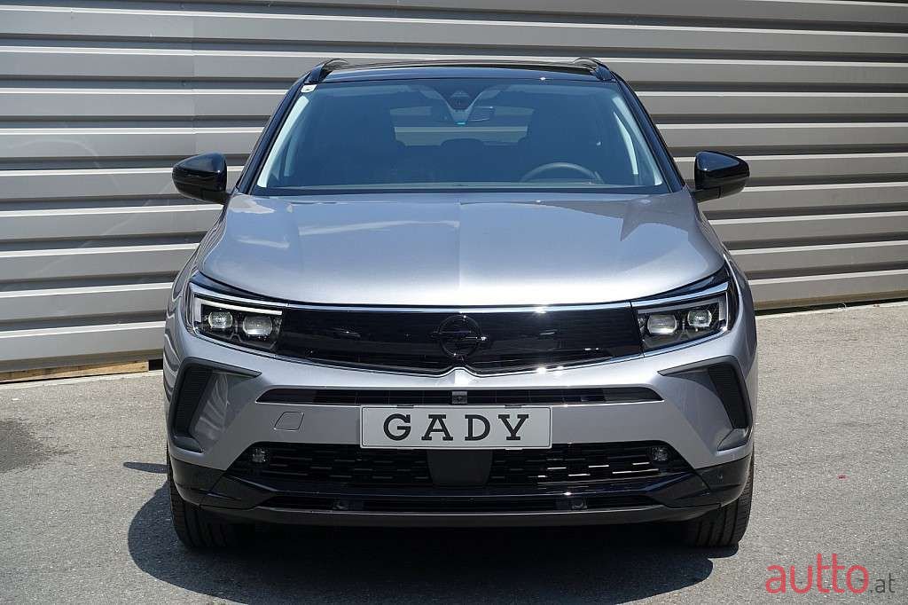 2022' Opel Grandland X photo #1