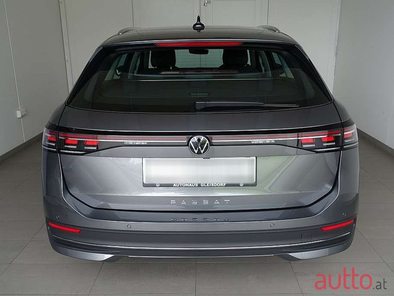 2024' Volkswagen Passat photo #4