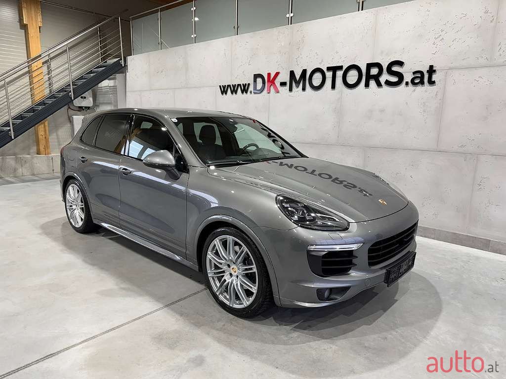 2016' Porsche Cayenne photo #2