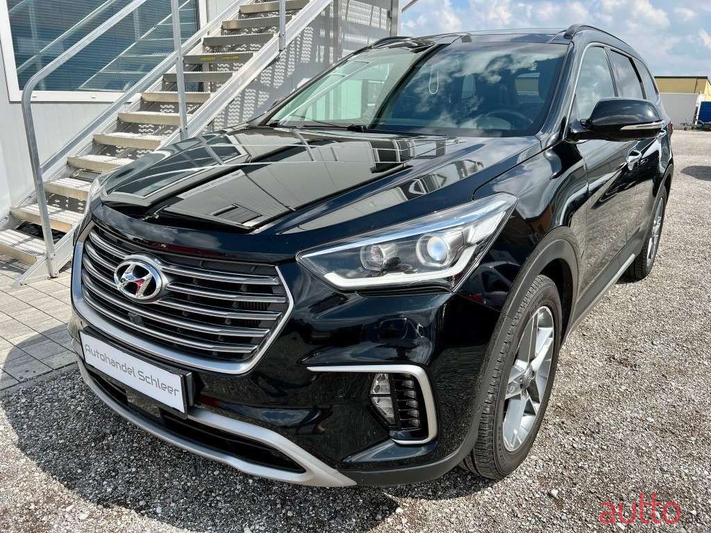 2018' Hyundai Santa Fe photo #1