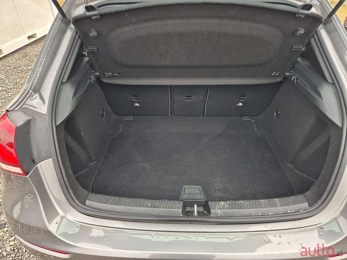 2018' Mercedes-Benz A-Klasse photo #3