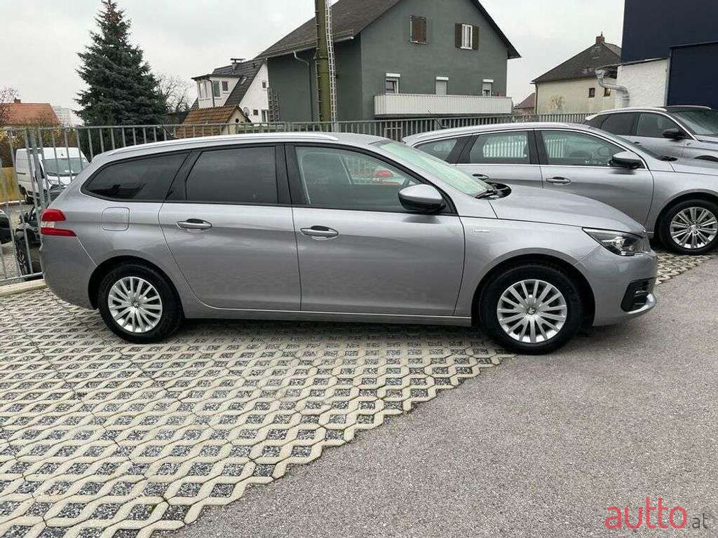 2019' Peugeot 308 photo #2