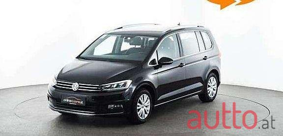 2017' Volkswagen Touran photo #1