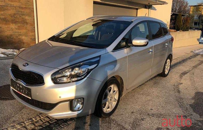 2013' Kia Carens photo #1